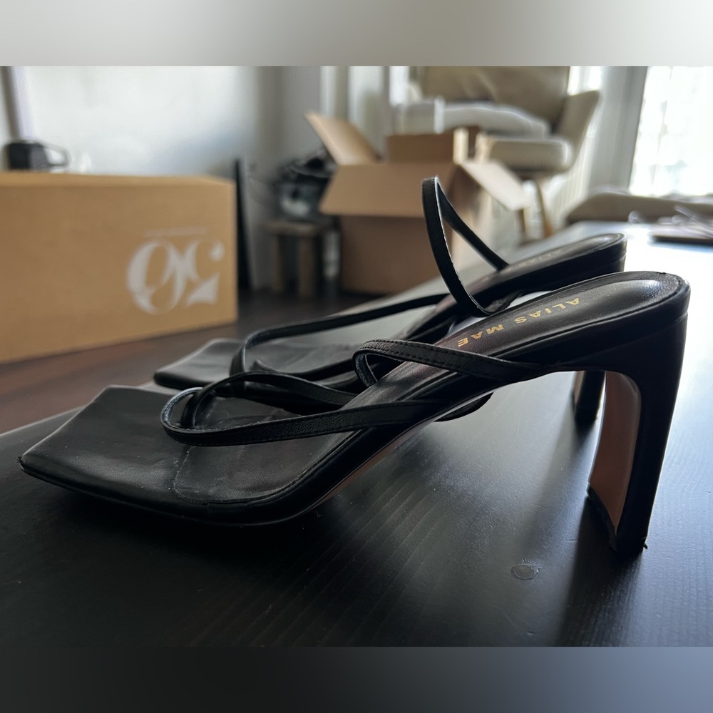 Alias Mae Black Strappy Heeled Sandals